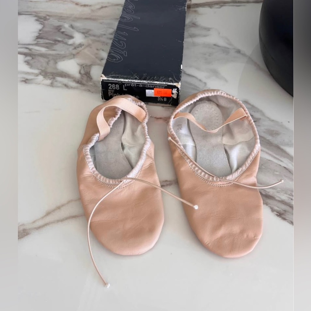 Brand new in box Girls Ballet slippers Dance Shoe